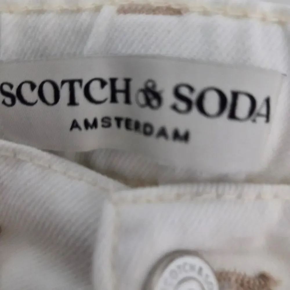 Men's NWT Wide Leg,  Button Fly,  Scotch and Soda White Jeans, XL